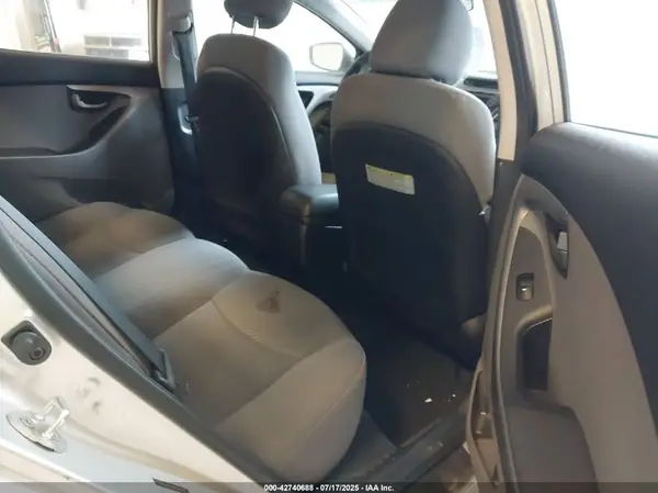 5NPDH4AE3GH685149 2016 HYUNDAI ELANTRA - Image 8