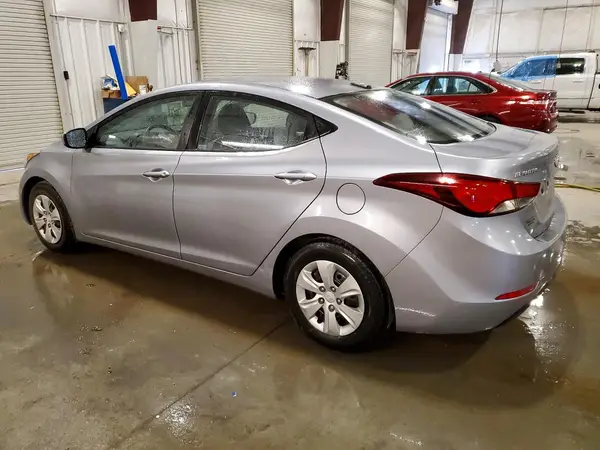 5NPDH4AE3GH686060 2016 HYUNDAI ELANTRA - Image 2