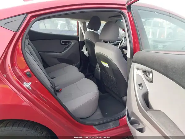 5NPDH4AE3GH686382 2016 HYUNDAI ELANTRA - Image 8
