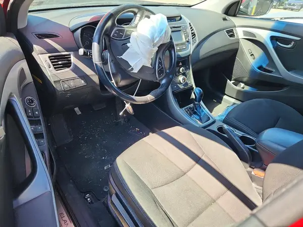 5NPDH4AE3GH686561 2016 HYUNDAI ELANTRA - Image 8