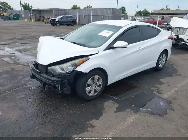 5NPDH4AE3GH687161 2016 HYUNDAI ELANTRA - Image 2