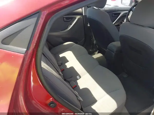 5NPDH4AE3GH687869 2016 HYUNDAI ELANTRA - Image 8