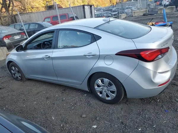 5NPDH4AE3GH687984 2016 HYUNDAI ELANTRA - Image 2