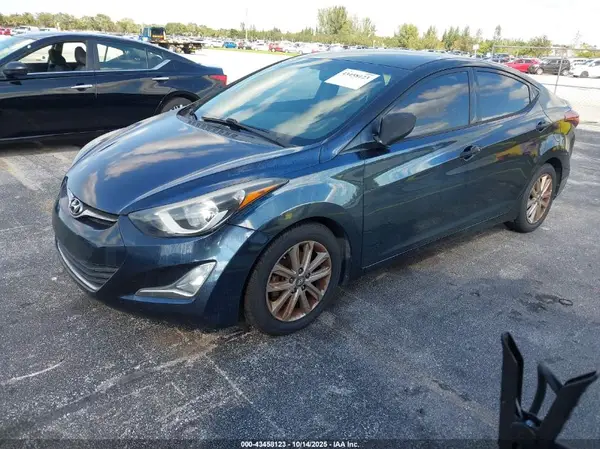 5NPDH4AE3GH688908 2016 HYUNDAI ELANTRA - Image 2