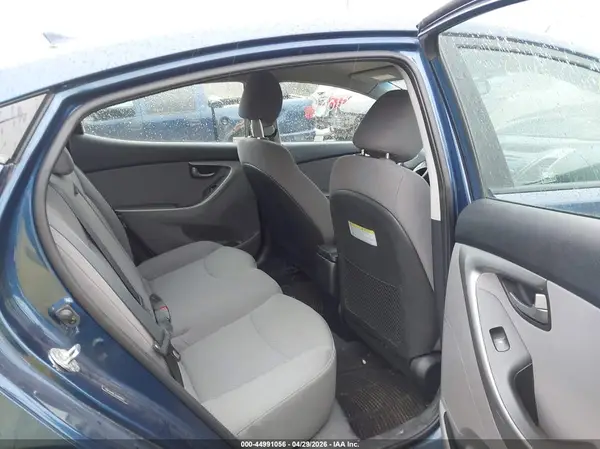 5NPDH4AE3GH688987 2016 HYUNDAI ELANTRA - Image 8