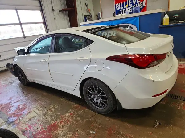 5NPDH4AE3GH689038 2016 HYUNDAI ELANTRA - Image 2