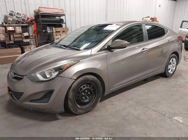 5NPDH4AE3GH692280 2016 HYUNDAI ELANTRA - Image 2