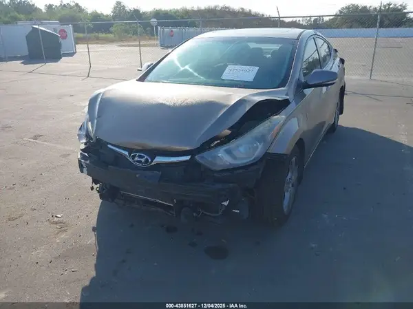 5NPDH4AE3GH692702 2016 HYUNDAI ELANTRA - Image 2