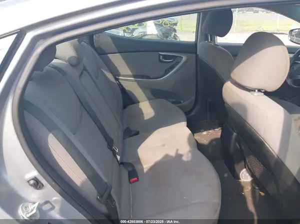 5NPDH4AE3GH692781 2016 HYUNDAI ELANTRA - Image 8