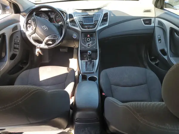 5NPDH4AE3GH692988 2016 HYUNDAI ELANTRA - Image 8