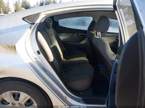 5NPDH4AE3GH695468 2016 HYUNDAI ELANTRA - Image 8