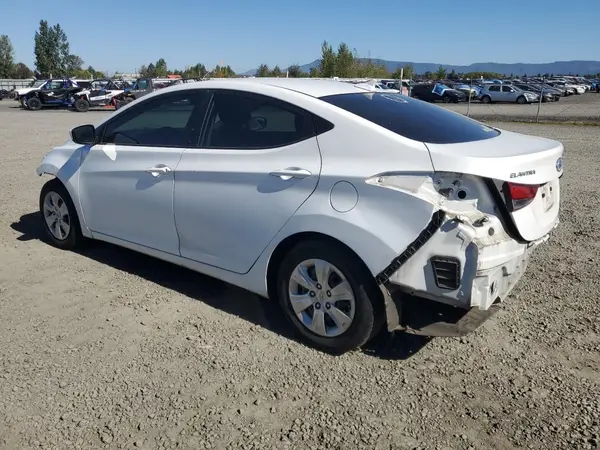 5NPDH4AE3GH696555 2016 HYUNDAI ELANTRA - Image 2