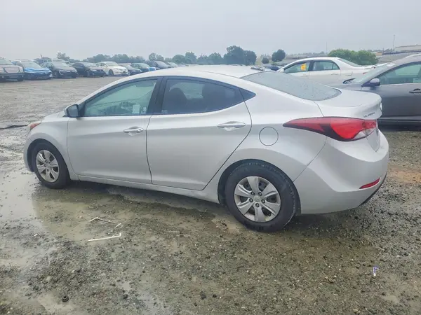 5NPDH4AE3GH696717 2016 HYUNDAI ELANTRA - Image 2