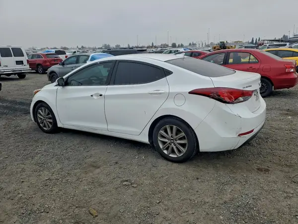 5NPDH4AE3GH697723 2016 HYUNDAI ELANTRA - Image 2