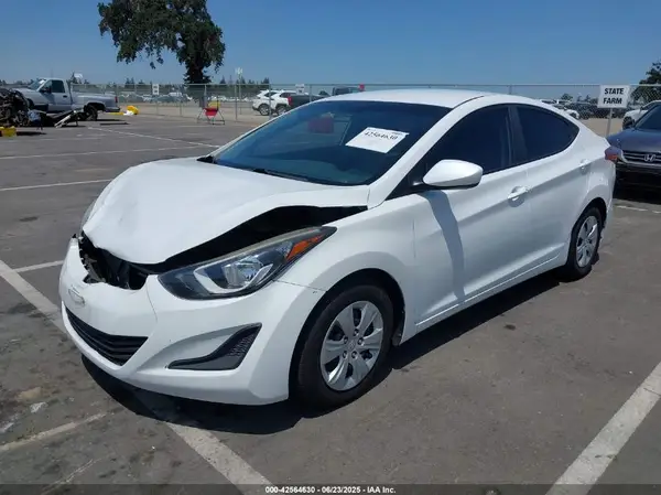 5NPDH4AE3GH698547 2016 HYUNDAI ELANTRA - Image 2