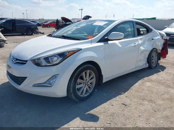 5NPDH4AE3GH699634 2016 HYUNDAI ELANTRA - Image 2
