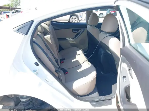 5NPDH4AE3GH699634 2016 HYUNDAI ELANTRA - Image 8