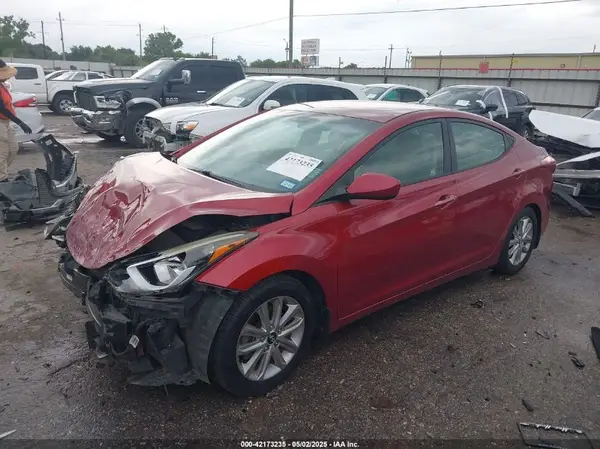 5NPDH4AE3GH701897 2016 HYUNDAI ELANTRA - Image 2