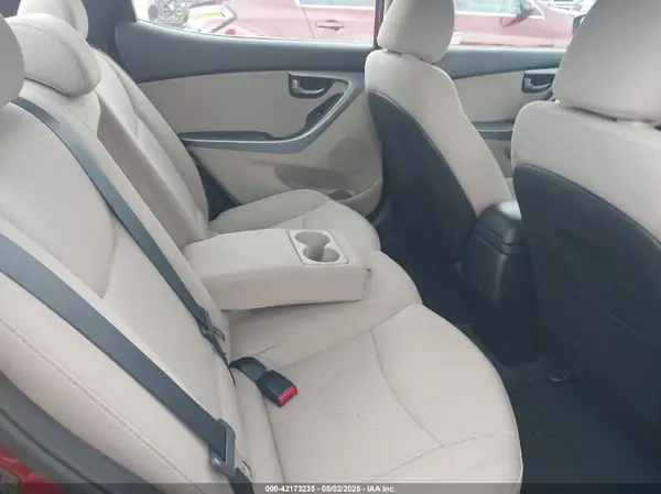 5NPDH4AE3GH701897 2016 HYUNDAI ELANTRA - Image 8