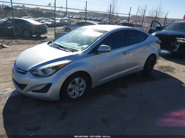 5NPDH4AE3GH702175 2016 HYUNDAI ELANTRA - Image 2