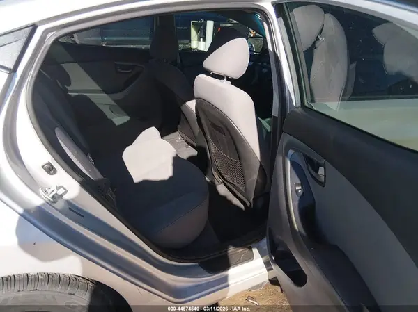 5NPDH4AE3GH702175 2016 HYUNDAI ELANTRA - Image 8