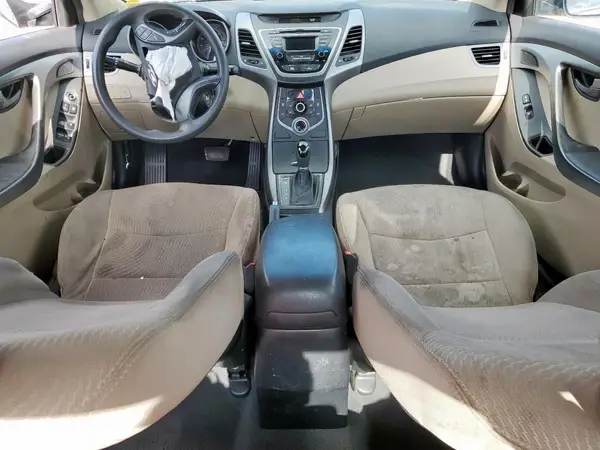 5NPDH4AE3GH705657 2016 HYUNDAI ELANTRA - Image 8