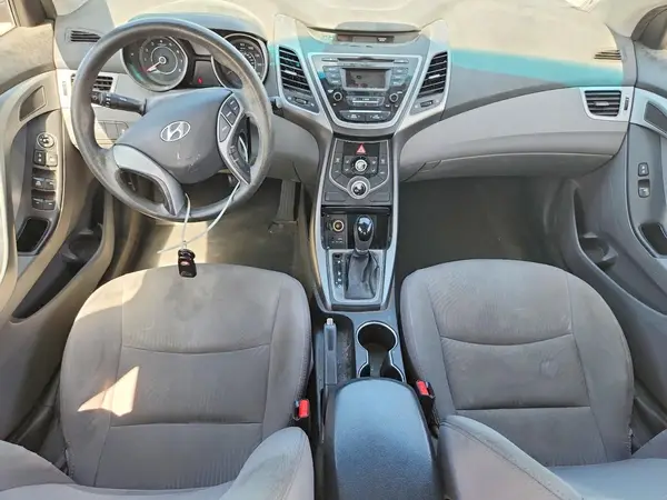 5NPDH4AE3GH705755 2016 HYUNDAI ELANTRA - Image 8