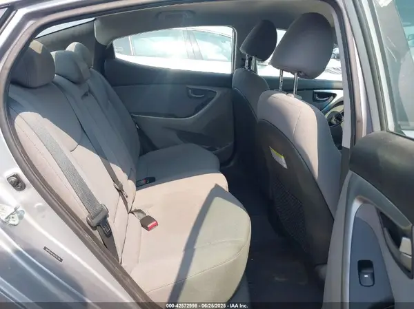 5NPDH4AE3GH707795 2016 HYUNDAI ELANTRA - Image 8