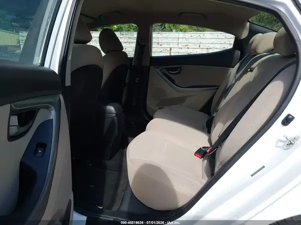 5NPDH4AE3GH707876 2016 HYUNDAI ELANTRA - Image 8