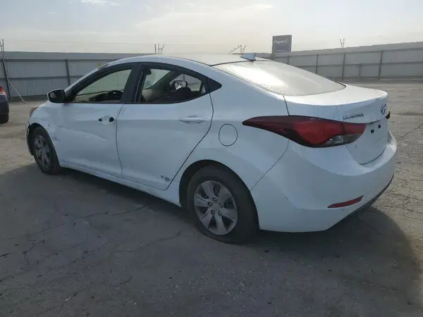 5NPDH4AE3GH709594 2016 HYUNDAI ELANTRA - Image 2