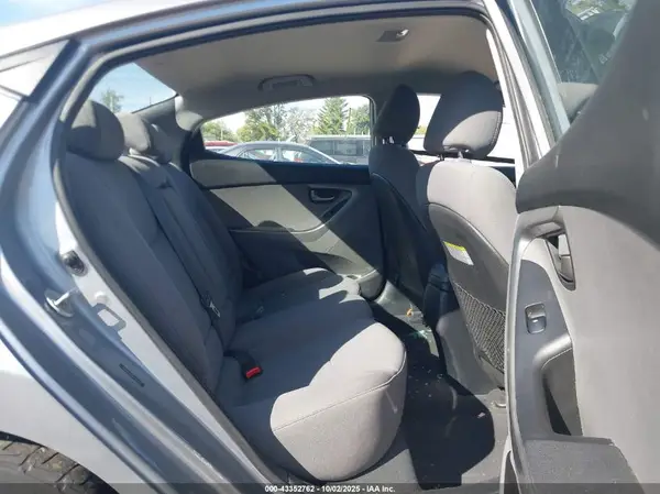 5NPDH4AE3GH712303 2016 HYUNDAI ELANTRA - Image 8