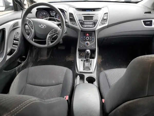 5NPDH4AE3GH712639 2016 HYUNDAI ELANTRA - Image 8