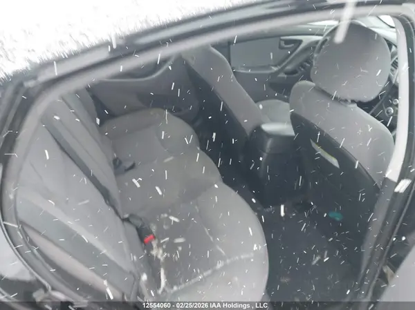 5NPDH4AE3GH713211 2016 HYUNDAI ELANTRA - Image 8