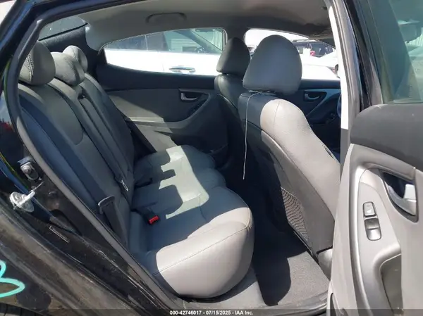 5NPDH4AE3GH714424 2016 HYUNDAI ELANTRA - Image 8