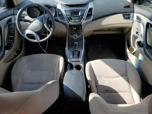 5NPDH4AE3GH717890 2016 HYUNDAI ELANTRA - Image 8