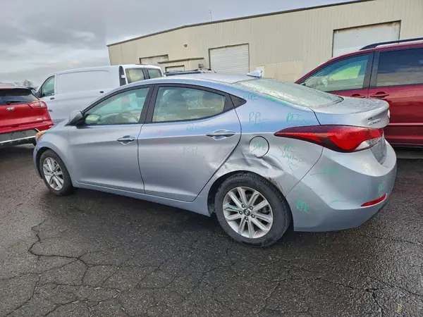 5NPDH4AE3GH718327 2016 HYUNDAI ELANTRA - Image 2