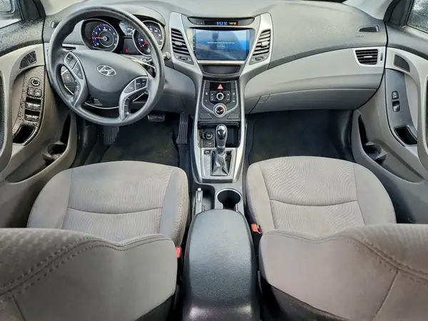 5NPDH4AE3GH718327 2016 HYUNDAI ELANTRA - Image 8