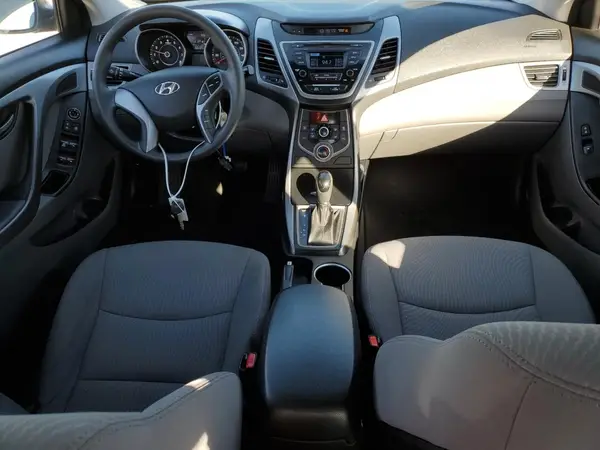 5NPDH4AE3GH719297 2016 HYUNDAI ELANTRA - Image 8
