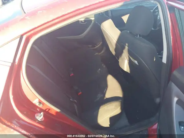 5NPDH4AE3GH723057 2016 HYUNDAI ELANTRA - Image 8