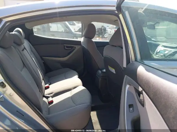 5NPDH4AE3GH730512 2016 HYUNDAI ELANTRA - Image 8