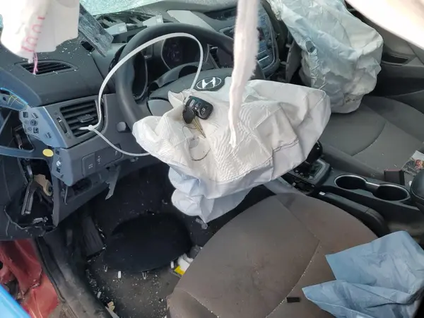 5NPDH4AE3GH730784 2016 HYUNDAI ELANTRA - Image 8