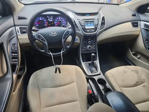 5NPDH4AE3GH731370 2016 HYUNDAI ELANTRA - Image 8
