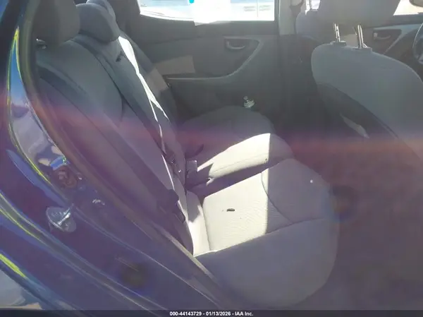 5NPDH4AE3GH731479 2016 HYUNDAI ELANTRA - Image 8