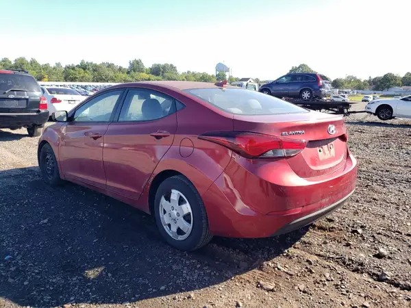5NPDH4AE3GH731790 2016 HYUNDAI ELANTRA - Image 2