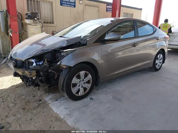 5NPDH4AE3GH732406 2016 HYUNDAI ELANTRA - Image 2