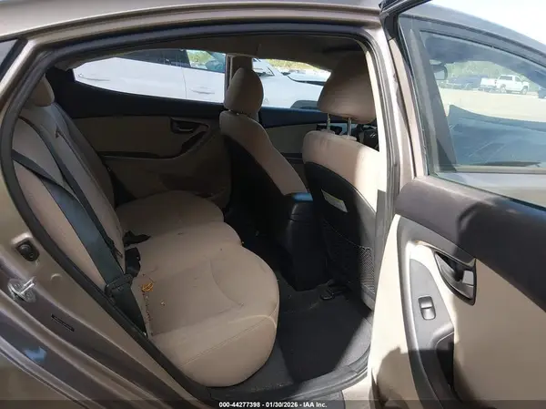 5NPDH4AE3GH732406 2016 HYUNDAI ELANTRA - Image 8
