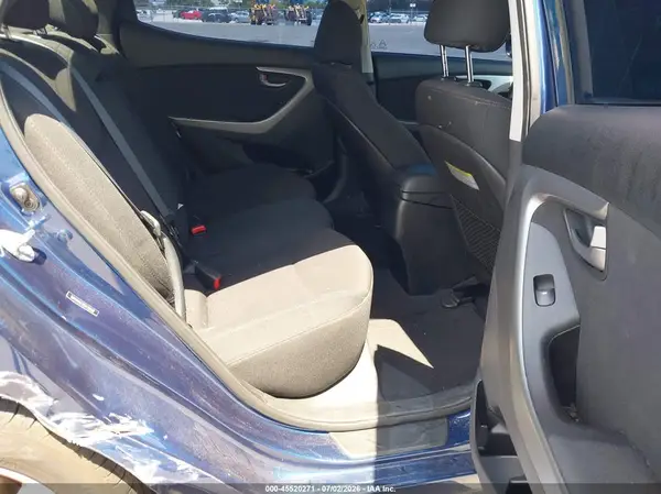 5NPDH4AE3GH735032 2016 HYUNDAI ELANTRA - Image 8