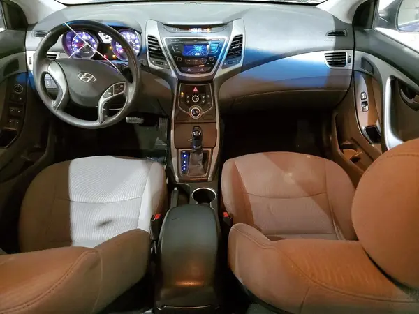 5NPDH4AE3GH737525 2016 HYUNDAI ELANTRA - Image 8