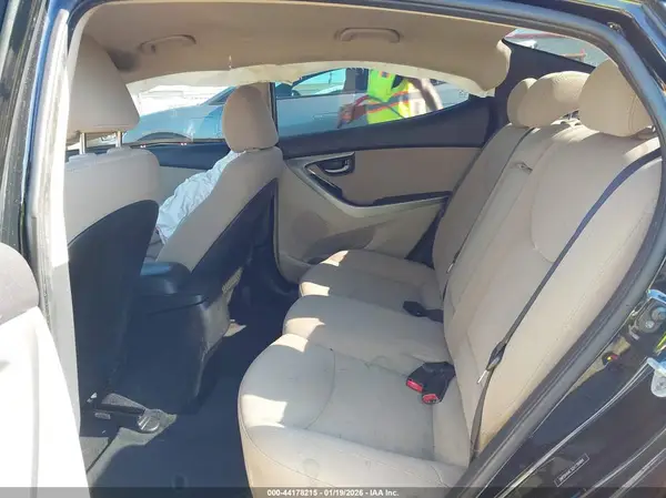 5NPDH4AE3GH739484 2016 HYUNDAI ELANTRA - Image 8