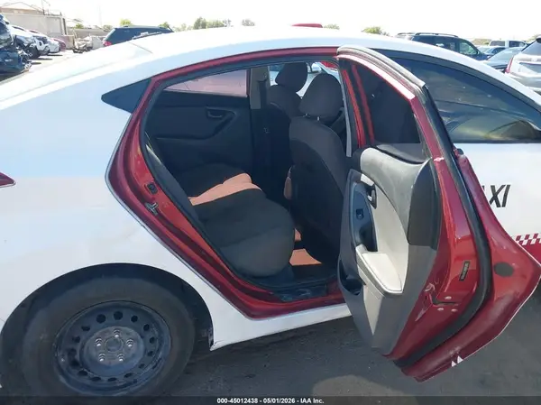 5NPDH4AE3GH740215 2016 HYUNDAI ELANTRA - Image 8